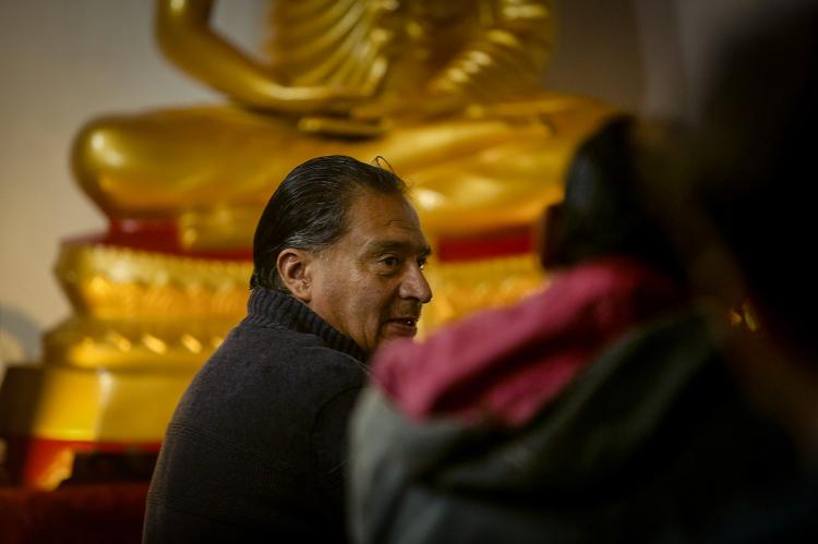 Meditando en el Dhamma Vihara. Foto: Luis Jiménez Chargoy
