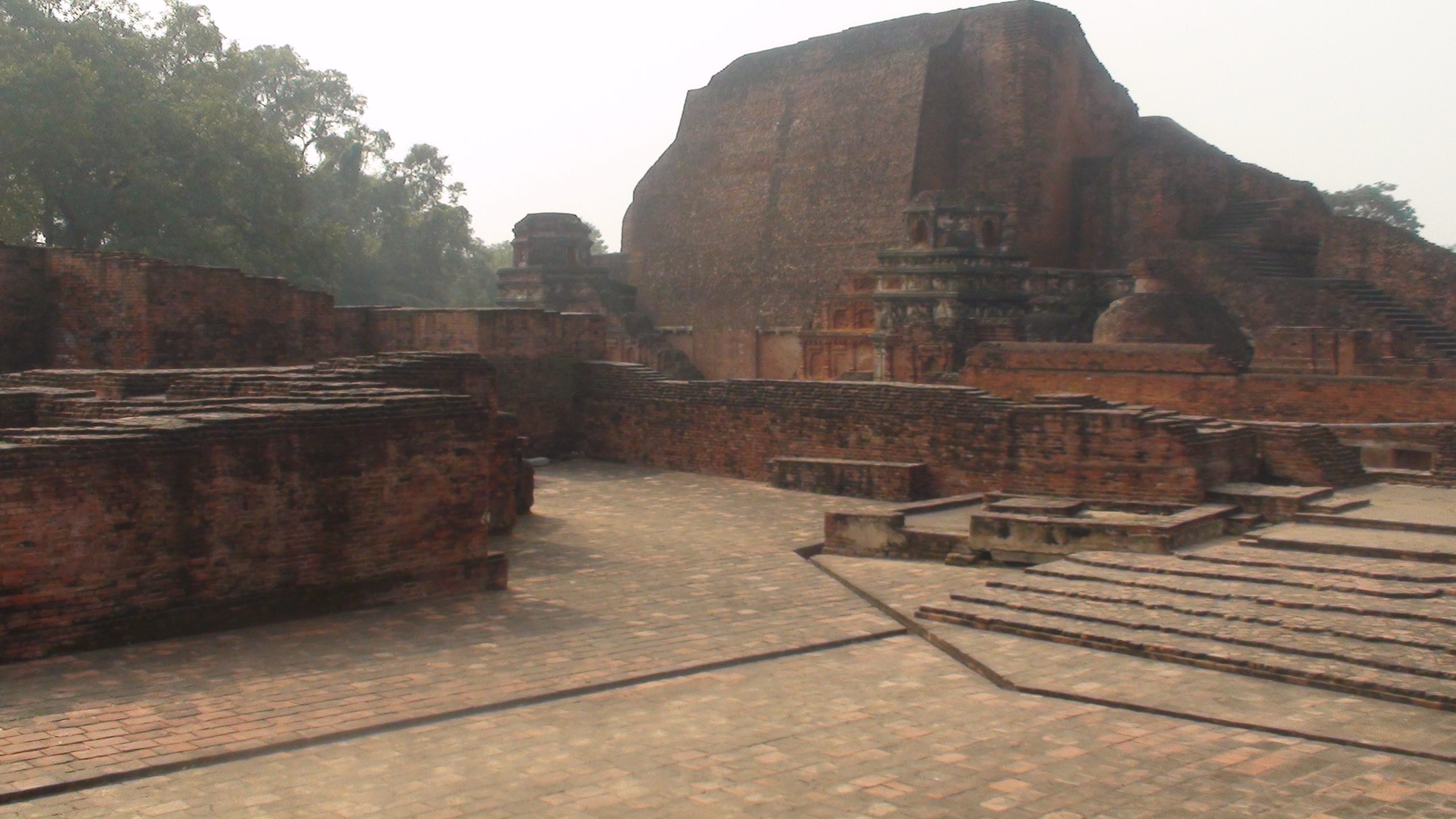 Ruinas de un templo buddhista en Nālandā, India